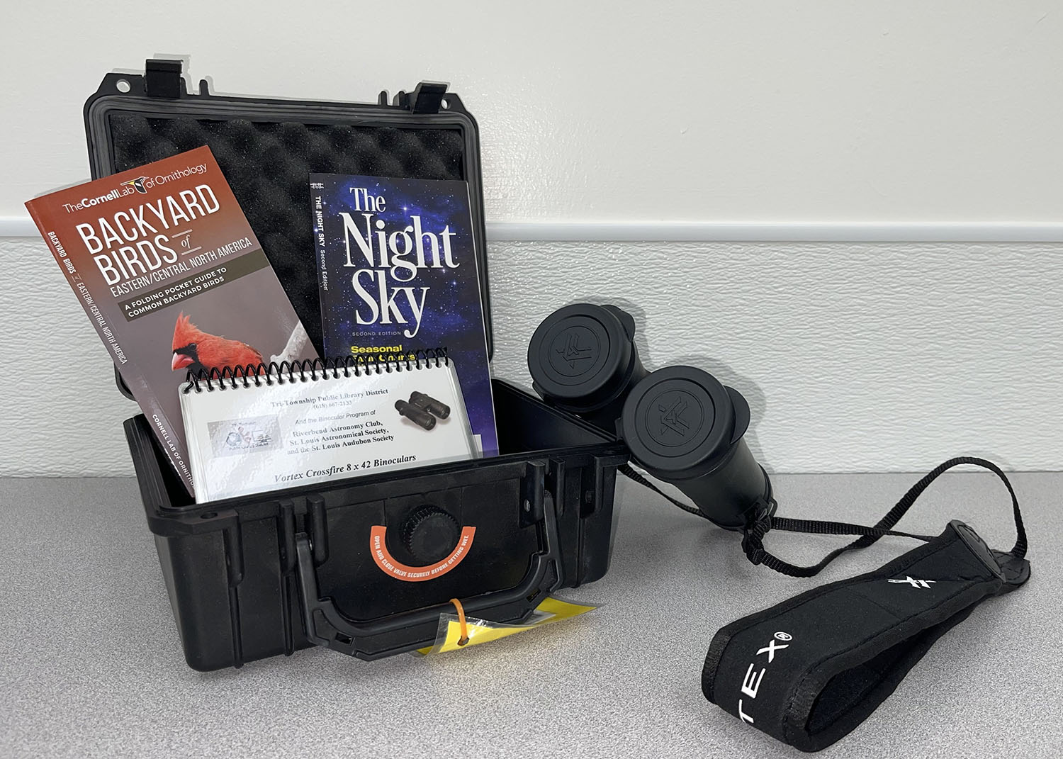 Binoculars Available for Checkout from Tri-Township Library